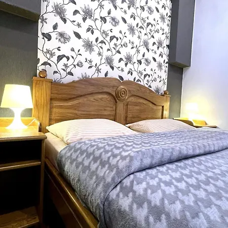 затишні в центрі біля пл ринок