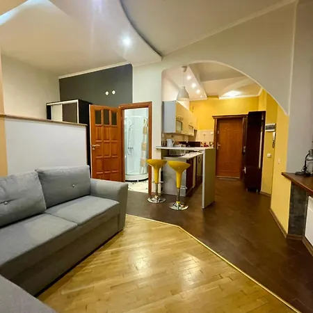 затишні в центрі біля пл ринок Lviv