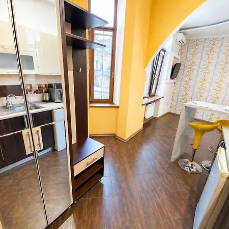 затишні в центрі біля пл ринок Daire *