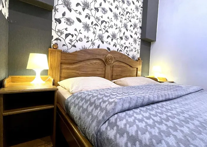 затишні в центрі біля пл ринок